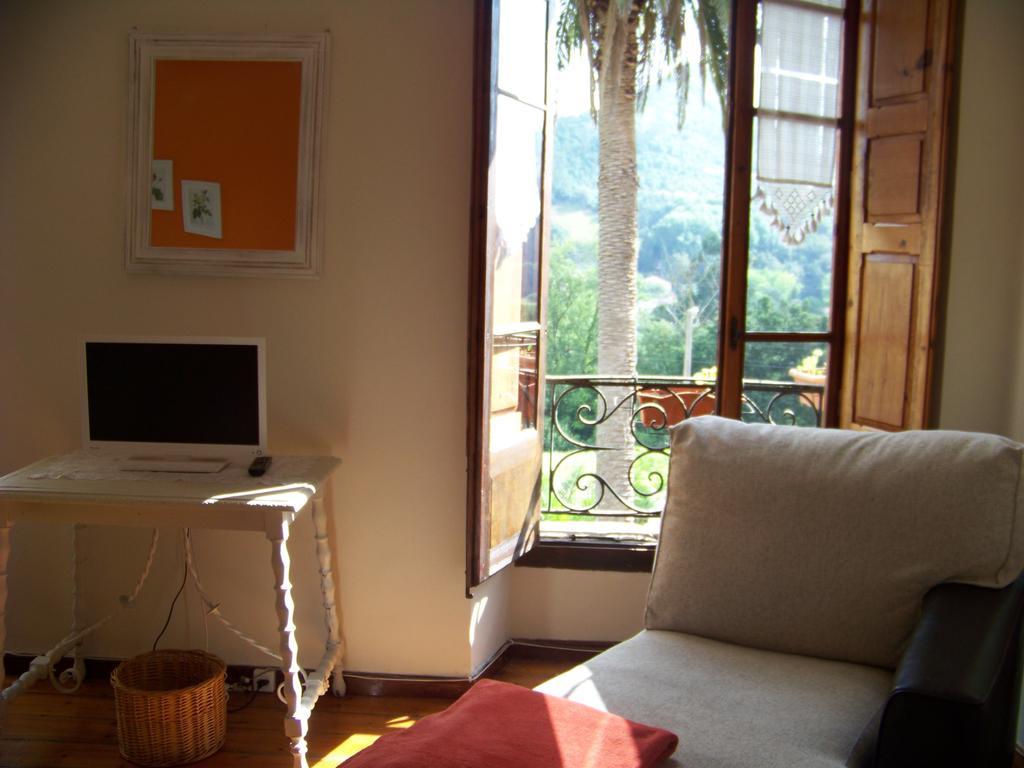 B&B El Jardin De Aes Puente Viesgo Exterior photo