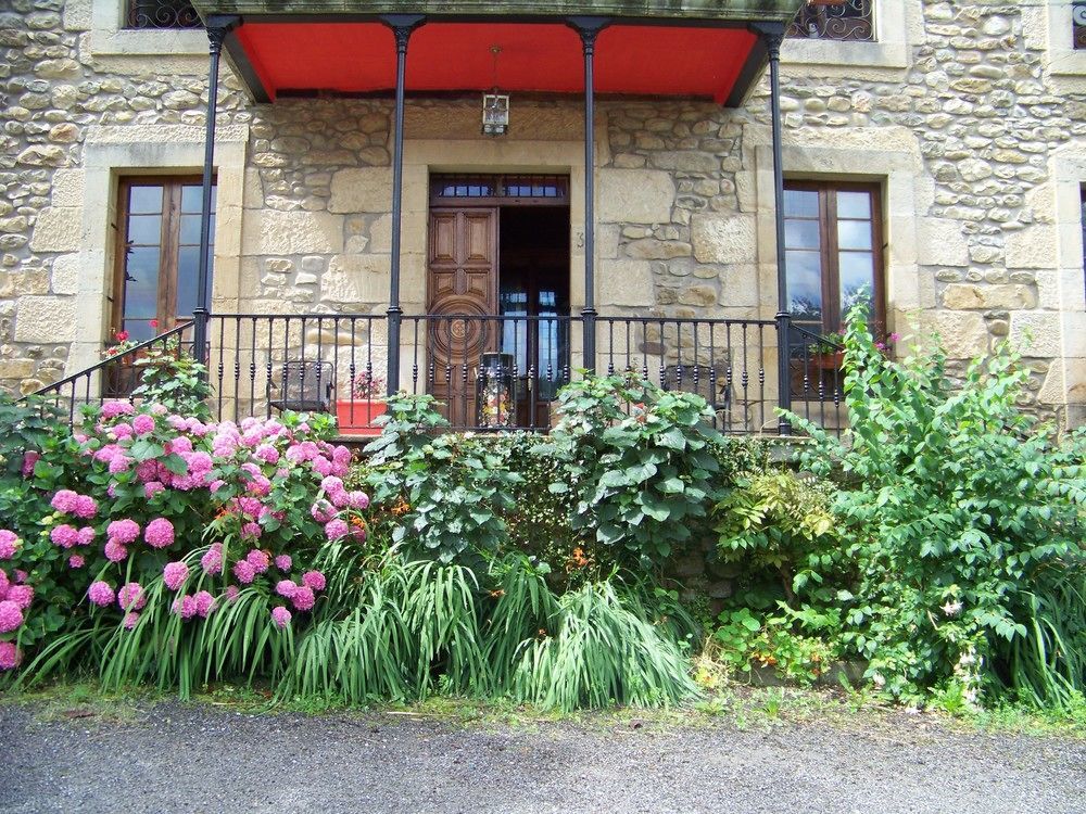 B&B El Jardin De Aes Puente Viesgo Exterior photo